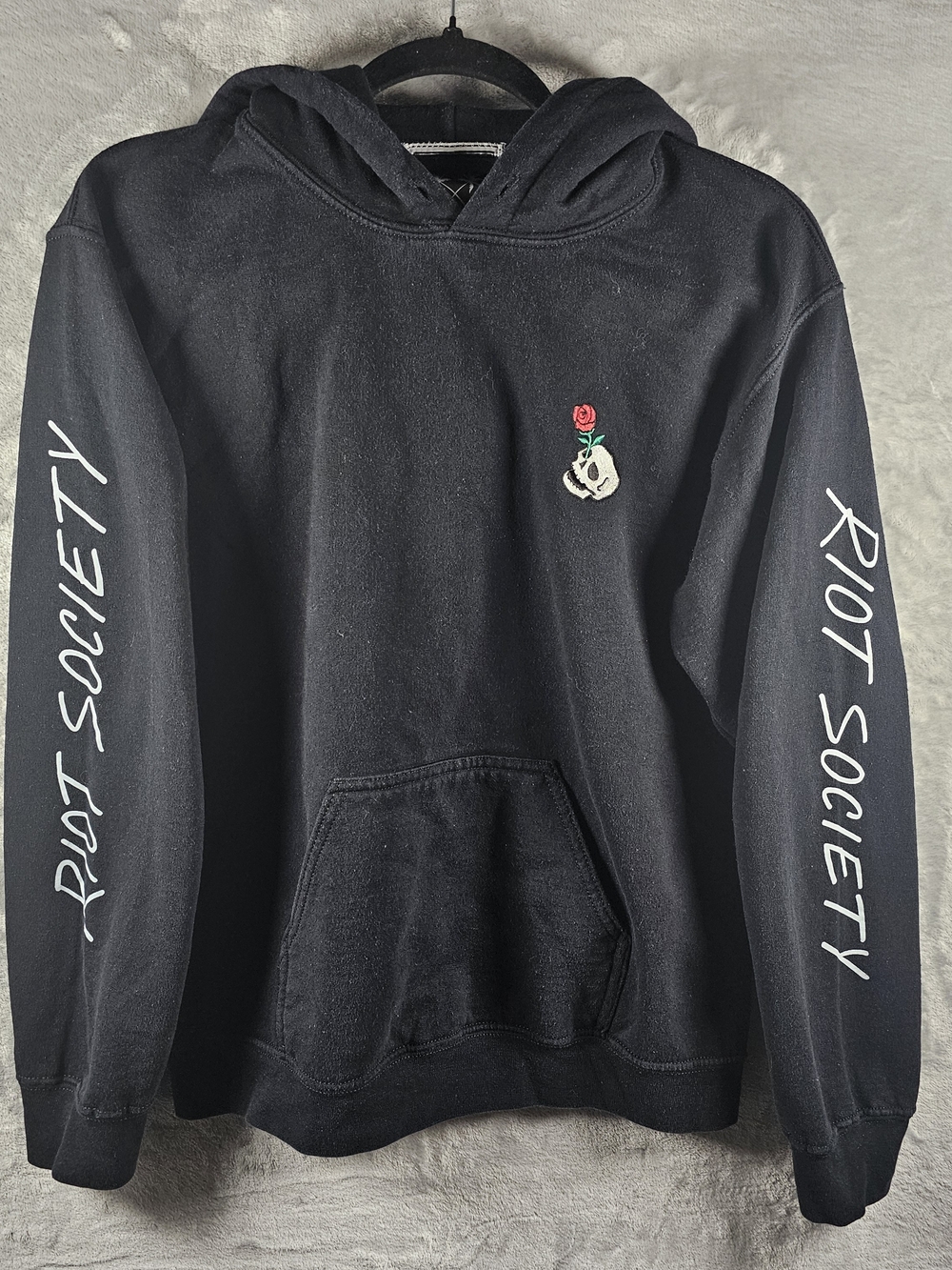 Riot Society Sz. Small Men's Black Hoodie Sleeve Logo Rose Skull Embroidered